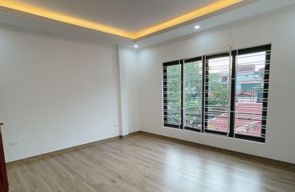 Tìm Người Thuê PHÒNG ĐẸP - 30M2 KHÉP KÍN NGÕ 82 - KIM MÃ, BA ĐÌNH